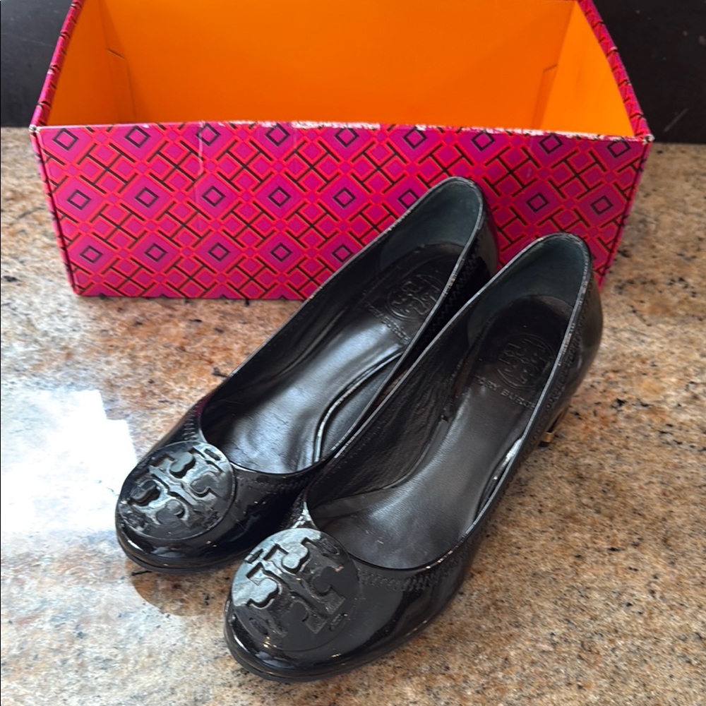 Tory Burch Black Leather Flats Sleek Design